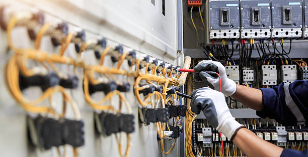 Professional Electrician technician working in Broadway, VA